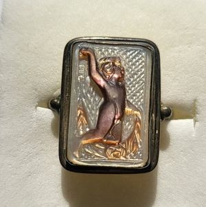 Antique SS Mother of Pearl cameo ring depicting Cupid